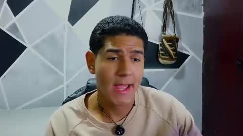 latinohotboy_ online show from June 21, 1:45 pm