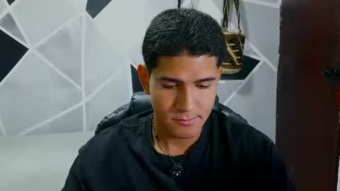 latinohotboy_ online show from June 23, 1:45 pm