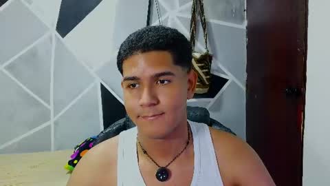 latinohotboy_ online show from June 30, 3:07 am