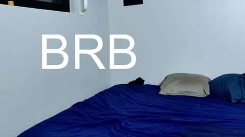 latinuycouple online show from August 15, 4:05 am