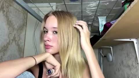Valerieh online show from August 6, 8:57 am