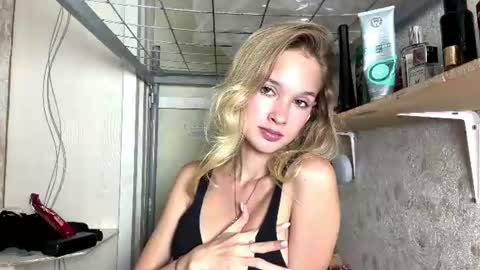 Valerieh online show from August 14, 12:42 pm