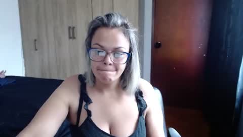 Laura online show from August 1, 7:09 pm