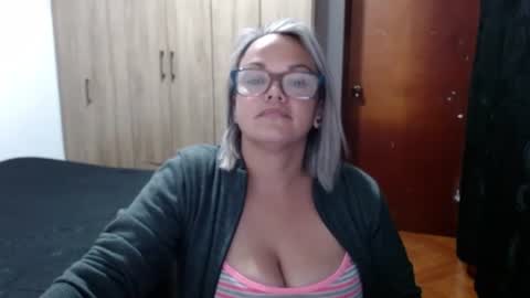 Laura online show from August 3, 2:24 pm