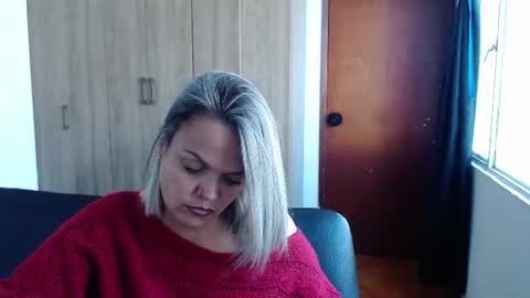 Laura online show from August 4, 5:21 pm