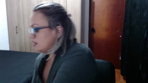 Laura online show from August 6, 2:43 am
