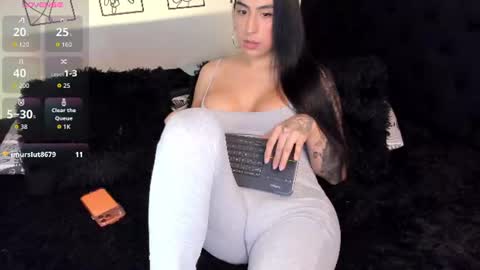 Laura 3 online show from July 30, 9:10 pm