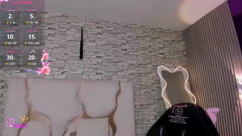 laulin_tay online show from August 14, 11:47 am