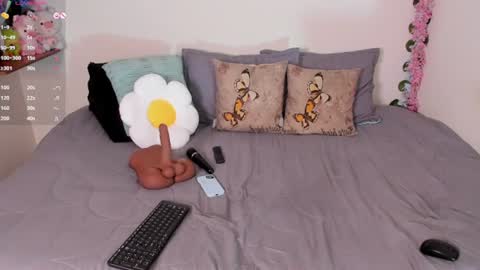 laura1__ online show from August 4, 2:30 am