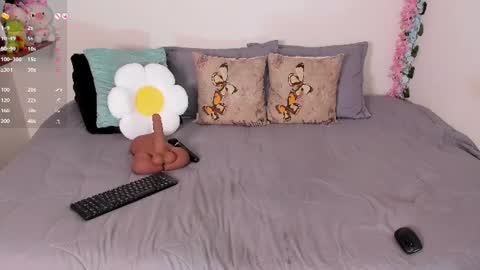 laura1__ online show from August 16, 12:14 am