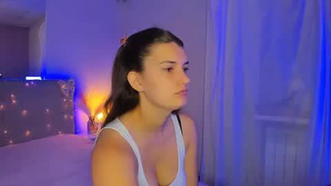Laura online show from August 10, 4:47 am