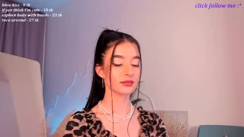 Laura online show from August 6, 2:43 am