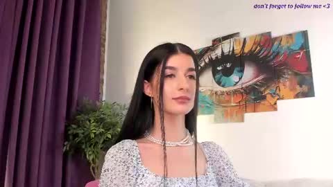 Laura online show from August 11, 9:17 pm