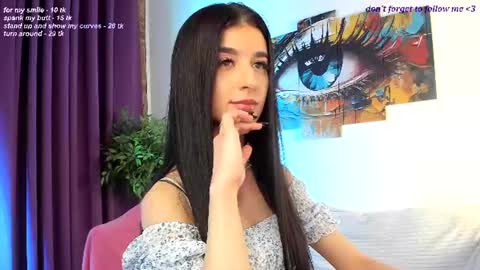 Laura online show from August 11, 10:23 pm