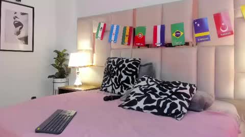 laura_dicardy online show from July 9, 1:38 pm