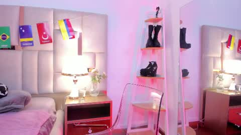 laura_dicardy online show from July 15, 1:23 pm