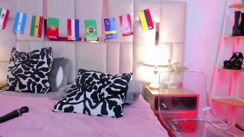 laura_dicardy online show from July 15, 4:41 pm