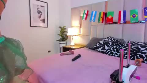 laura_dicardy online show from July 16, 1:34 pm