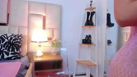 laura_dicardy online show from July 23, 11:34 am