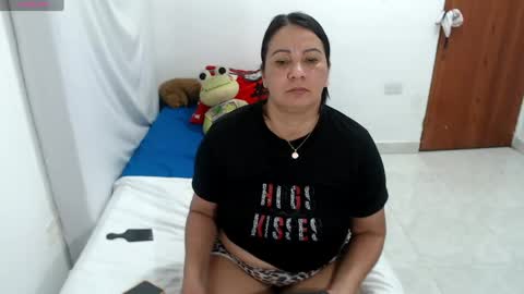 laura_foxx2379 online show from August 11, 3:19 am