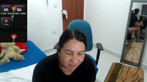 laura_foxx2379 online show from August 13, 7:39 pm