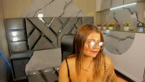laura_marttin online show from August 6, 5:39 am