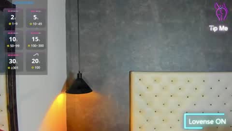 laura_millher online show from August 14, 6:55 pm