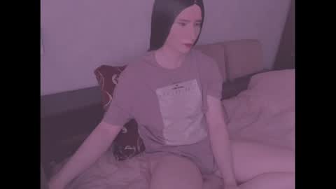 laura_night_byte online show from August 14, 5:55 am