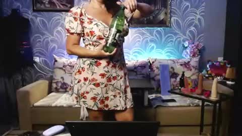 Laura online show from July 29, 1:07 pm