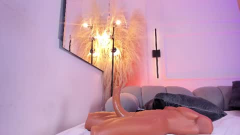 LauraCarther  online show from September 6, 12:38 am