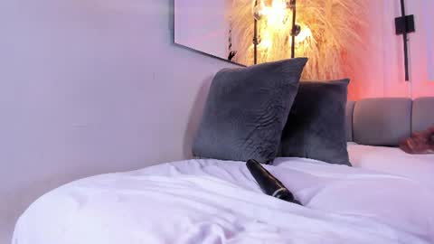 LauraCarther  online show from September 7, 5:41 pm