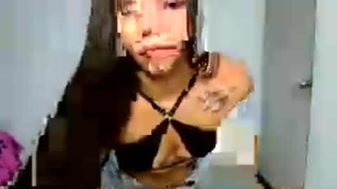 lauracb          online show from July 29, 4:30 am