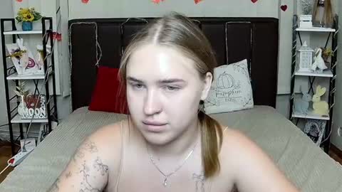 LauraHlot online show from August 6, 9:58 pm