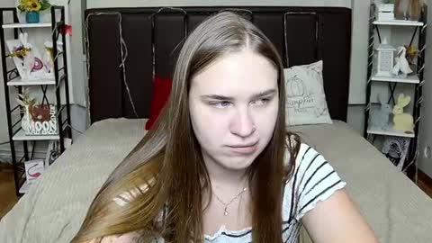 LauraHlot online show from August 8, 3:28 am