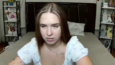 LauraHlot online show from August 12, 5:48 pm