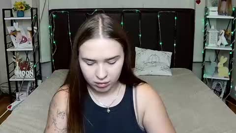 LauraHlot online show from August 13, 7:06 pm