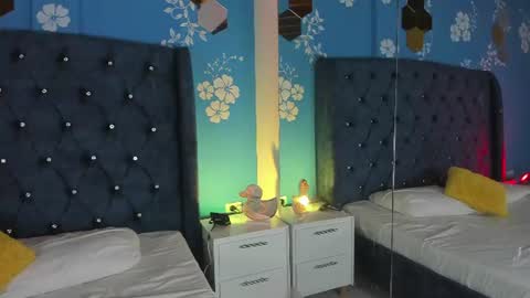 Laura online show from July 23, 11:45 am