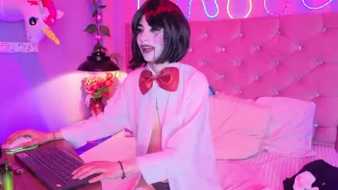 lauren_evans96 online show from July 29, 7:37 am