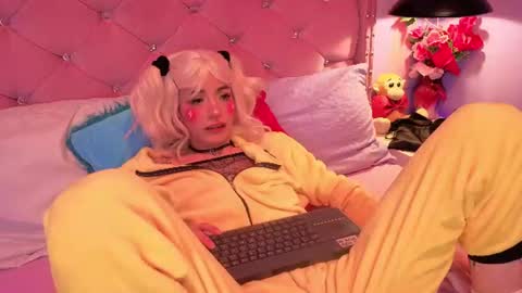 lauren_evans96 online show from August 1, 4:40 am