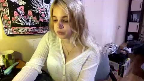 Kate online show from August 17, 8:08 am
