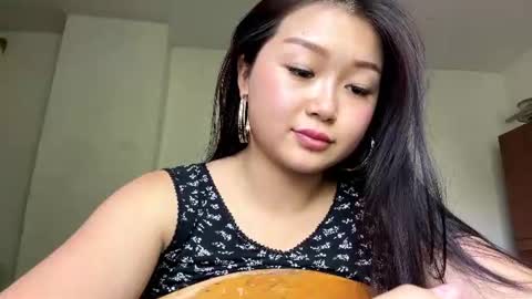 laurenawalt online show from July 31, 8:09 am