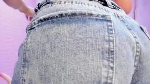laurendpink online show from August 13, 1:47 pm