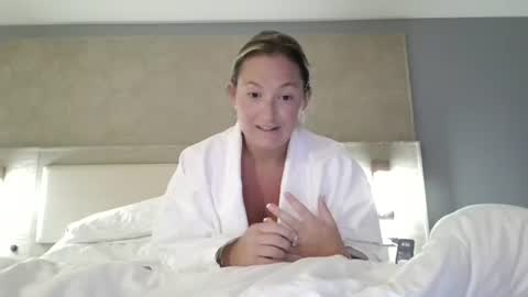 LaurenLace0629 online show from August 7, 12:32 am