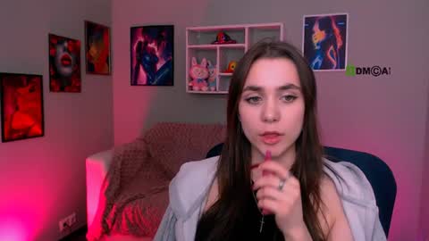 Laure online show from June 14, 2:58 pm