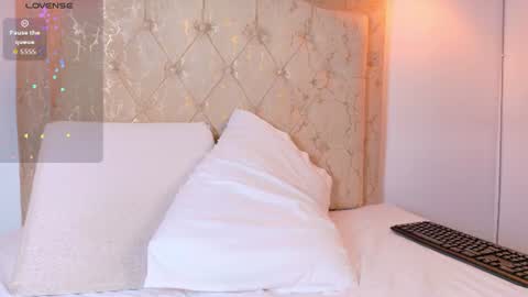 laurenn_smitth online show from August 8, 2:50 pm
