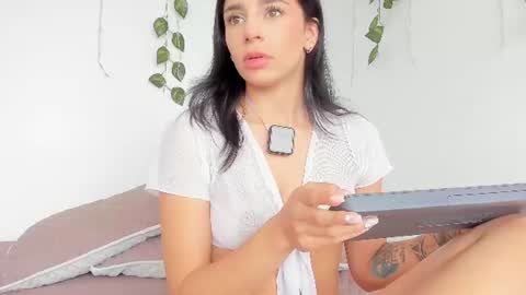 laurensmith9 online show from July 22, 3:47 pm