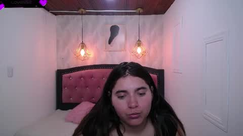 laura  online show from August 8, 7:36 pm