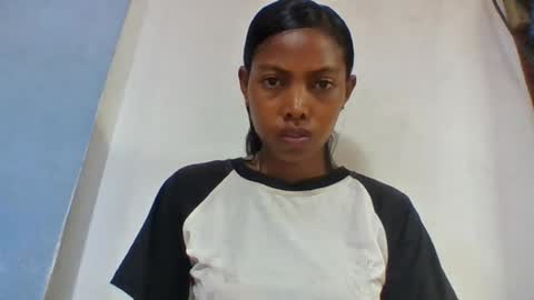 layah157855 online show from August 11, 6:15 am