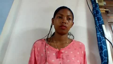 layah157855 online show from August 14, 6:06 am