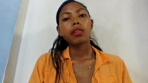 layah157855 online show from August 15, 12:31 pm